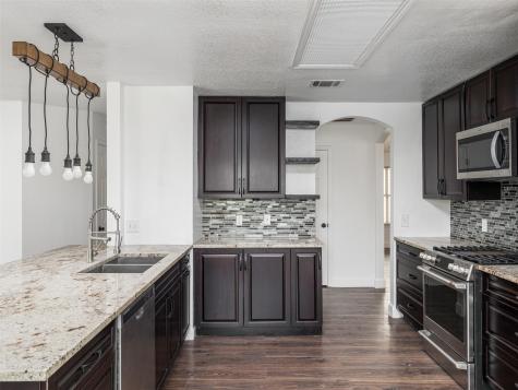 102 Erin Cove Hutto TX 78634