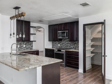 102 Erin Cove Hutto TX 78634