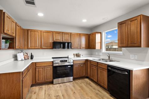 214 Brown Street Hutto TX 78634