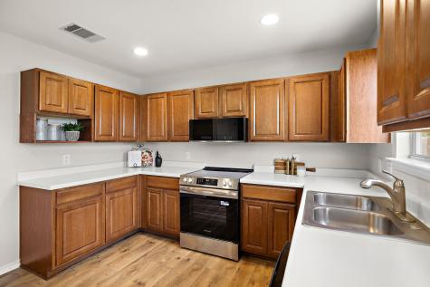 214 Brown Street Hutto TX 78634