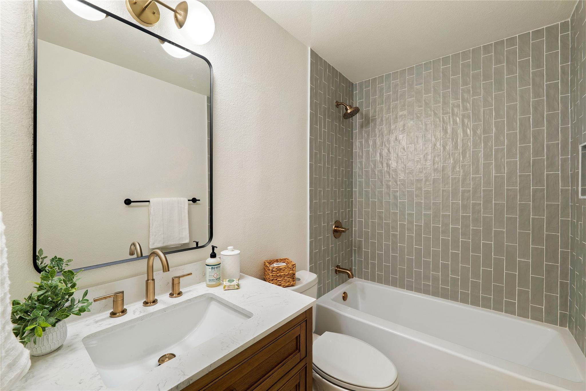 3810 Leafield Drive Austin TX 78749