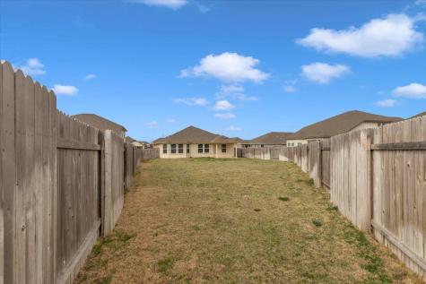 405 Grasslands Trail Hutto TX 78634