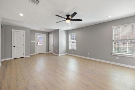 509 Estes Park Taylor TX 76574