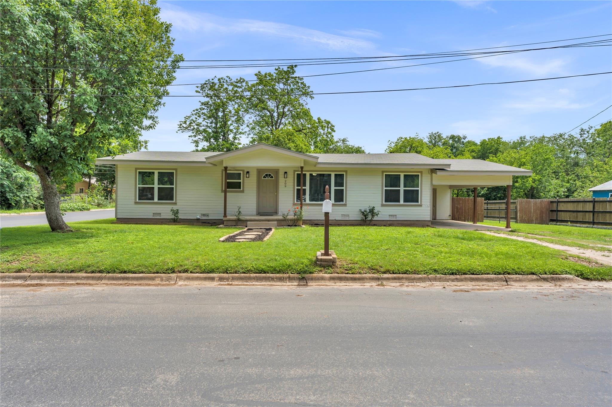 209 E Live Oak Street Burnet TX 78611