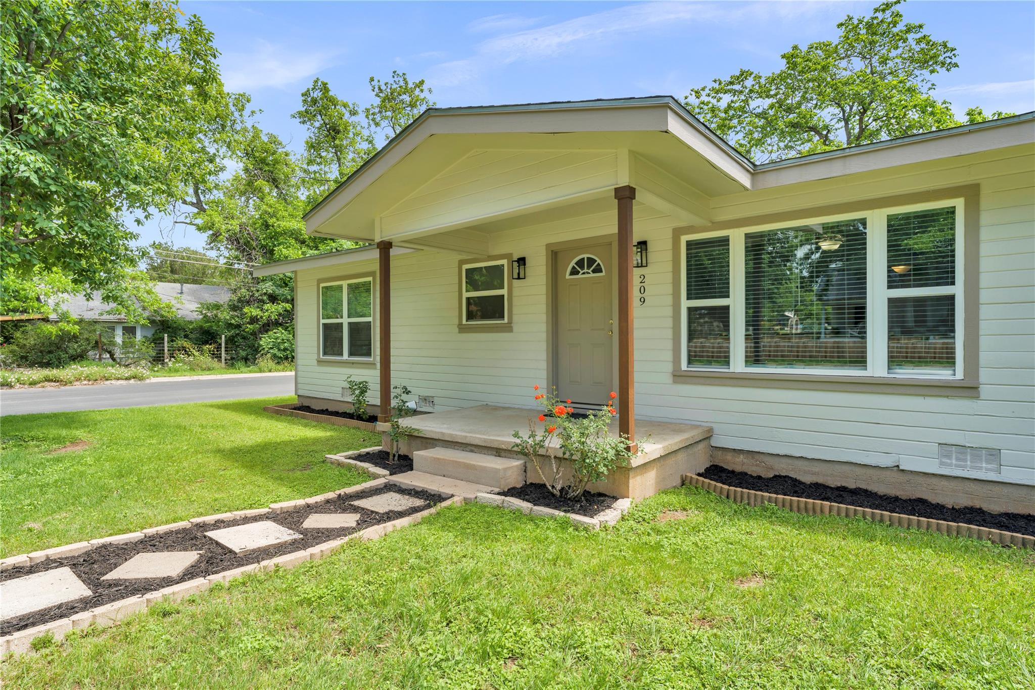 209 E Live Oak Street Burnet TX 78611