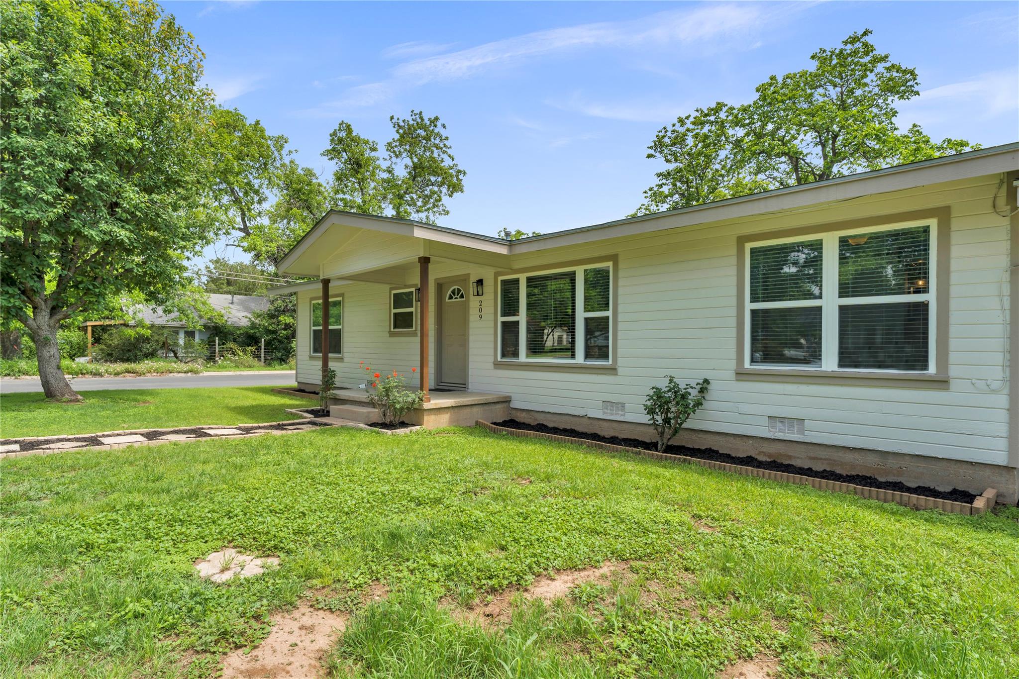 209 E Live Oak Street Burnet TX 78611