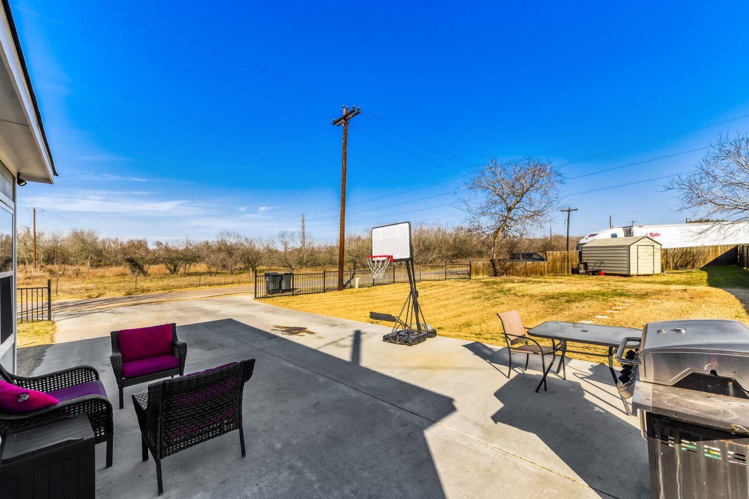 226 Spruce Avenue Luling TX 78648
