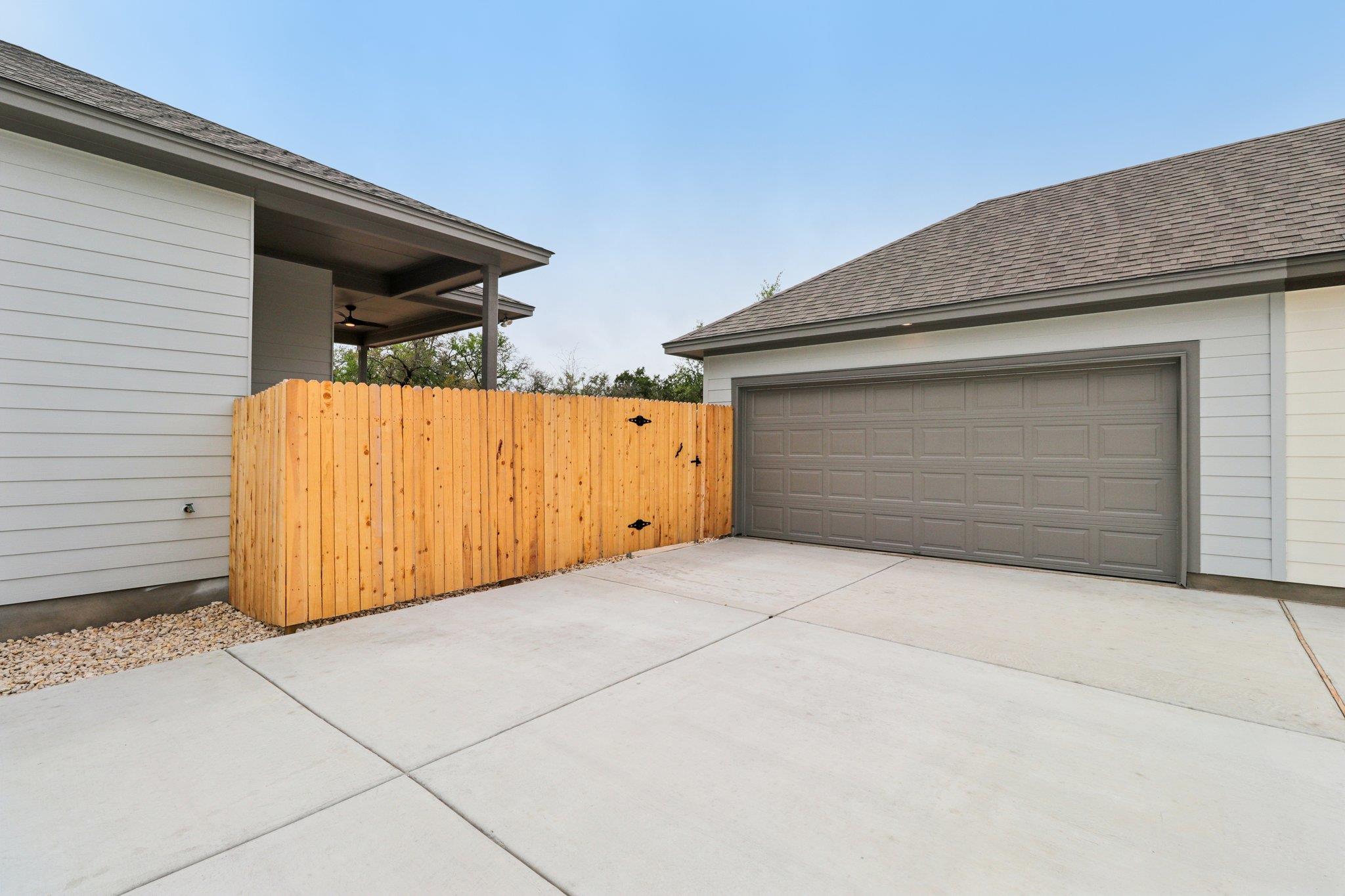 628 Treadwell Lane Kyle TX 78640