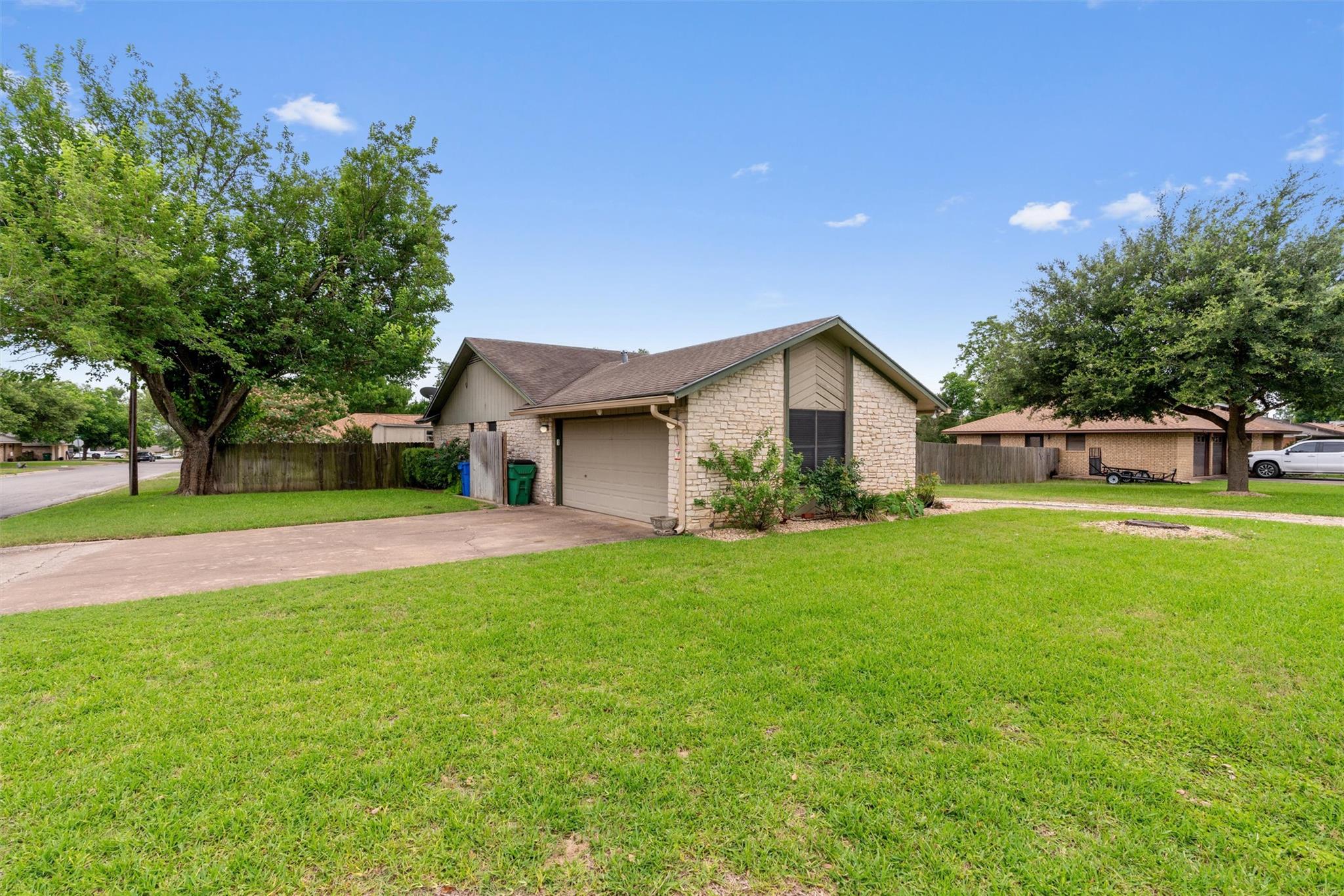 401 Drake Lane Taylor TX 76574