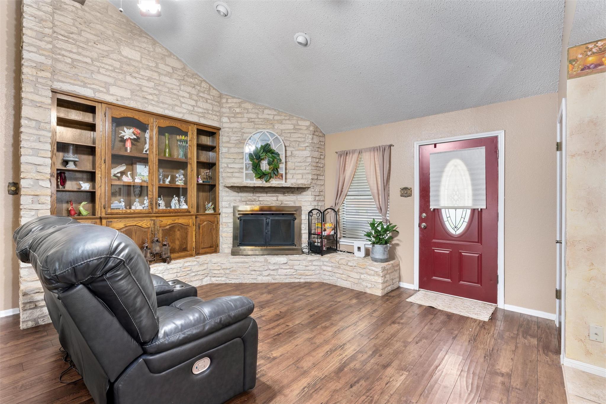 401 Drake Lane Taylor TX 76574
