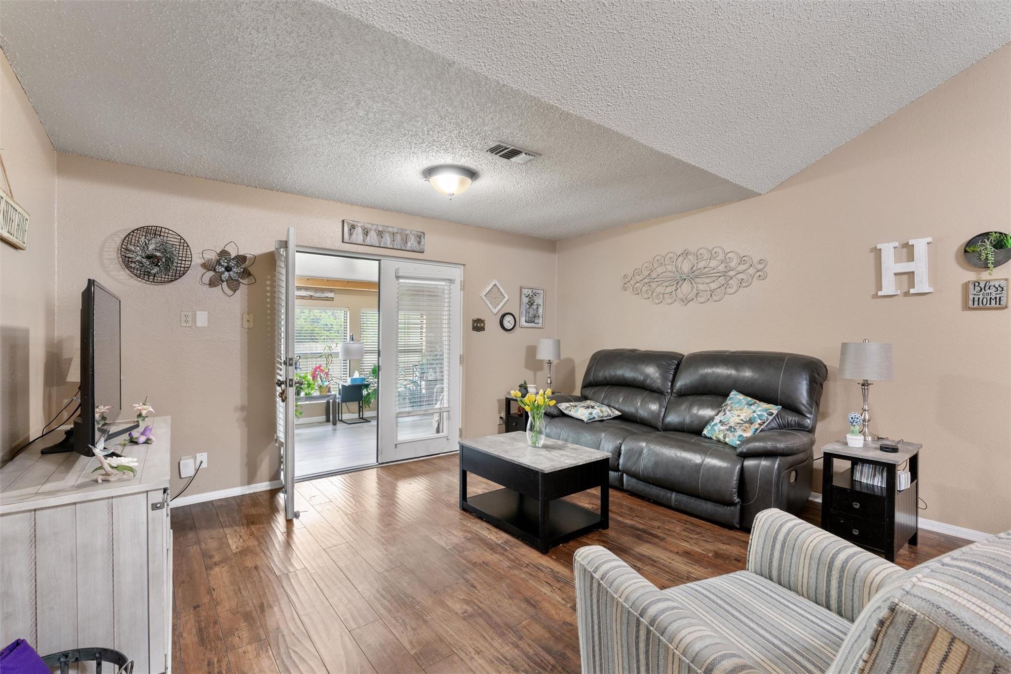 401 Drake Lane Taylor TX 76574