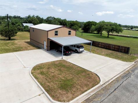 113 Thiele Drive Yoakum TX 77995