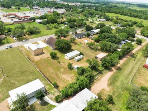 113 Thiele Drive Yoakum TX 77995