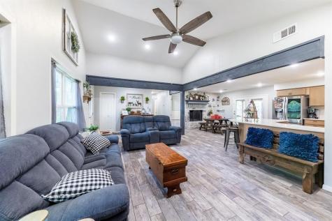 7338 Fm 1624 Lexington TX 78947