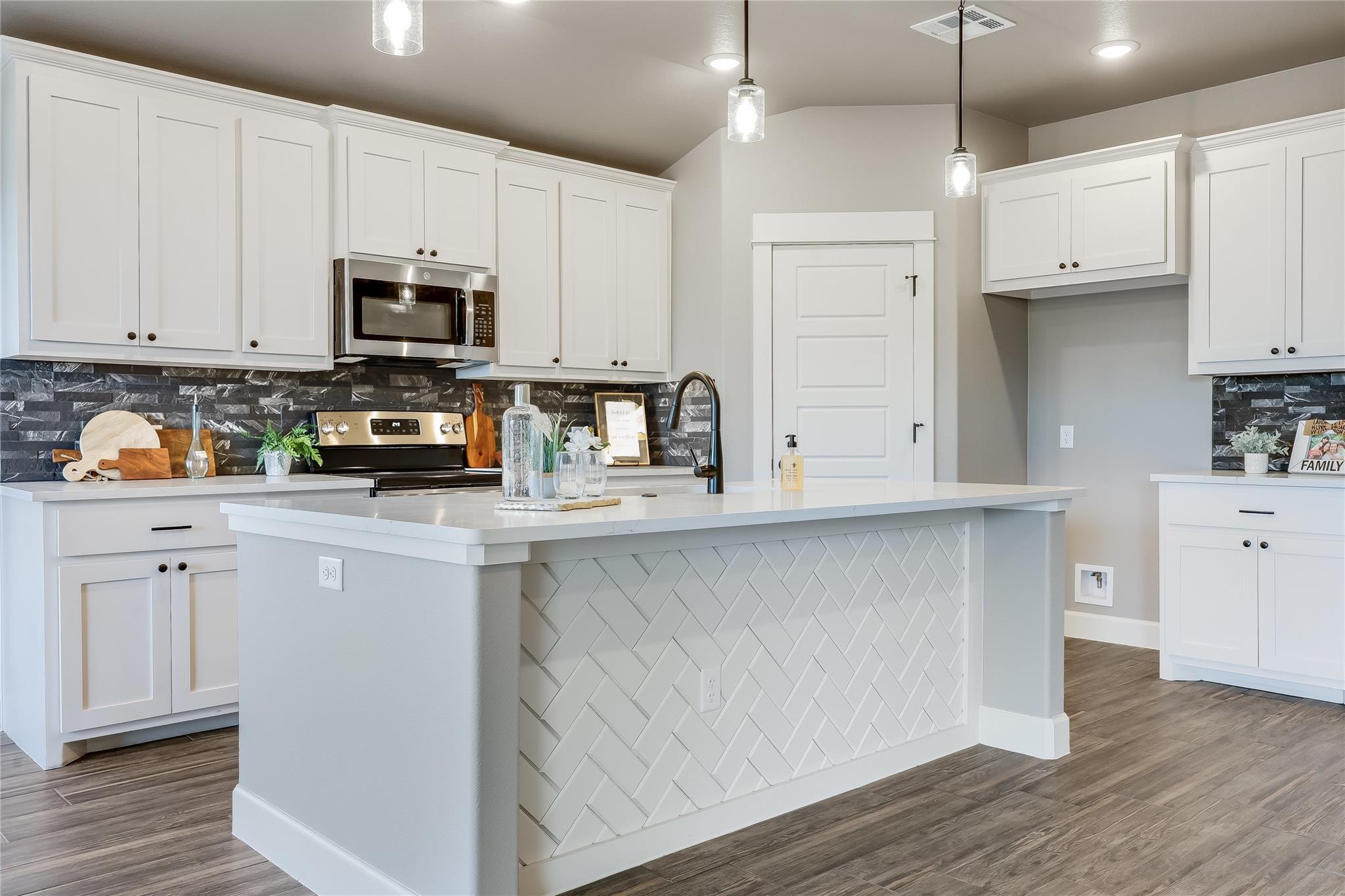 2502 Truman Drive Lago Vista TX 78645