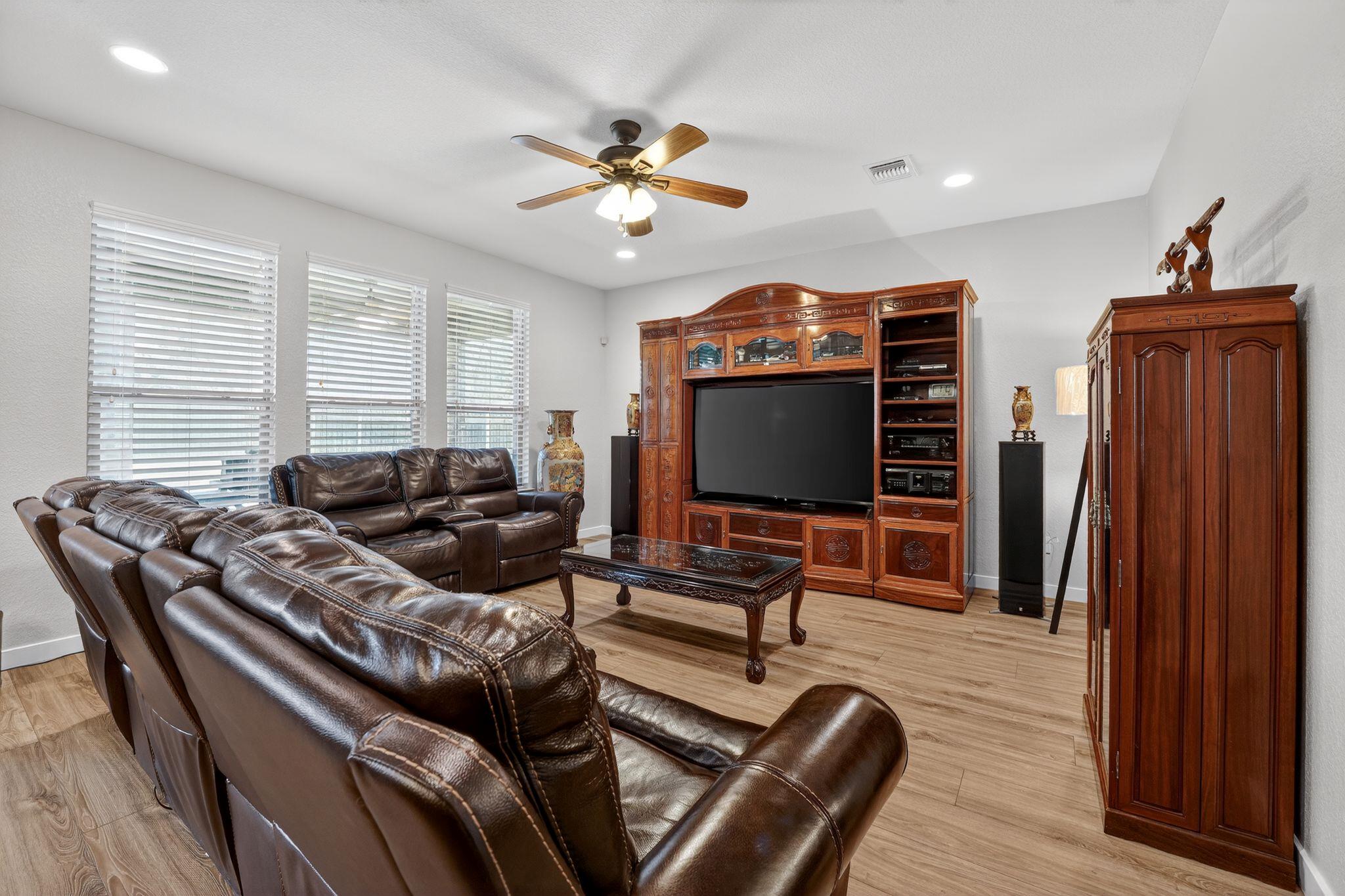 1124 Calla Lily Boulevard Leander TX 78641