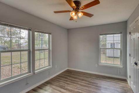 609 Dickson Street Lexington TX 78947