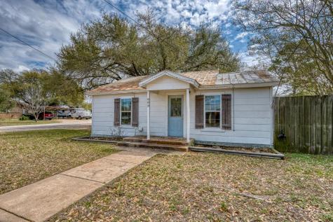 609 Dickson Street Lexington TX 78947