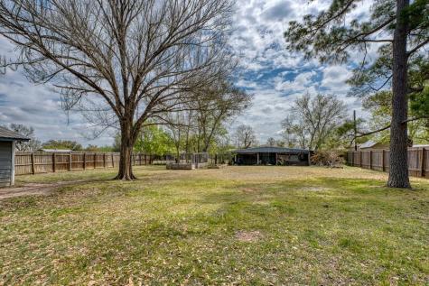 609 Dickson Street Lexington TX 78947