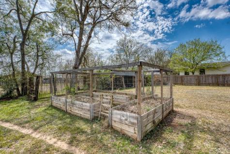 609 Dickson Street Lexington TX 78947