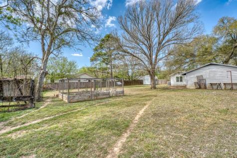 609 Dickson Street Lexington TX 78947