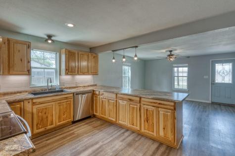 609 Dickson Street Lexington TX 78947