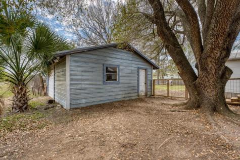 609 Dickson Street Lexington TX 78947
