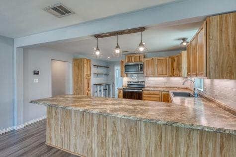 609 Dickson Street Lexington TX 78947