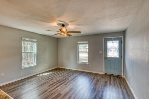 609 Dickson Street Lexington TX 78947