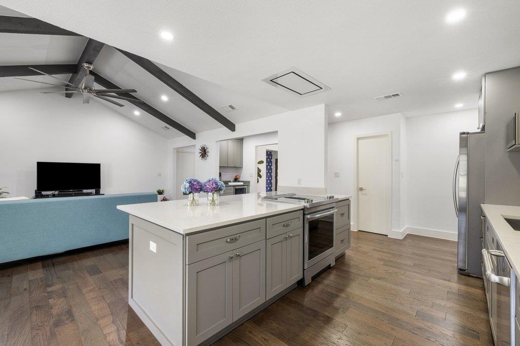 9421 Spring Hollow Drive Austin TX 78750