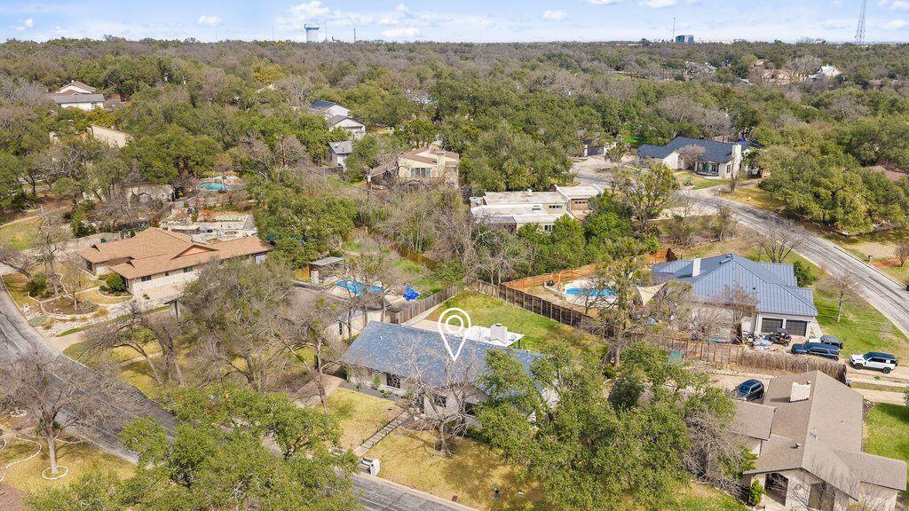 9421 Spring Hollow Drive Austin TX 78750