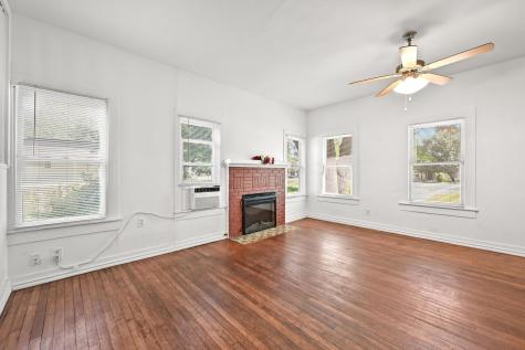 513 San Marcos Highway Luling TX 78648