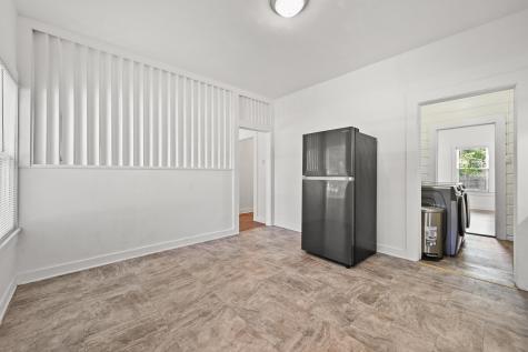 513 San Marcos Highway Luling TX 78648