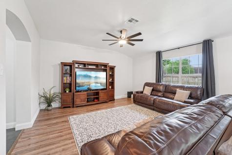 124 Waterlily Way Hutto TX 78634
