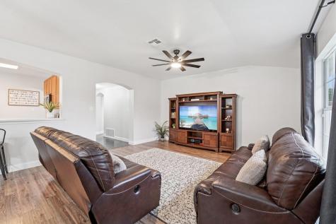 124 Waterlily Way Hutto TX 78634