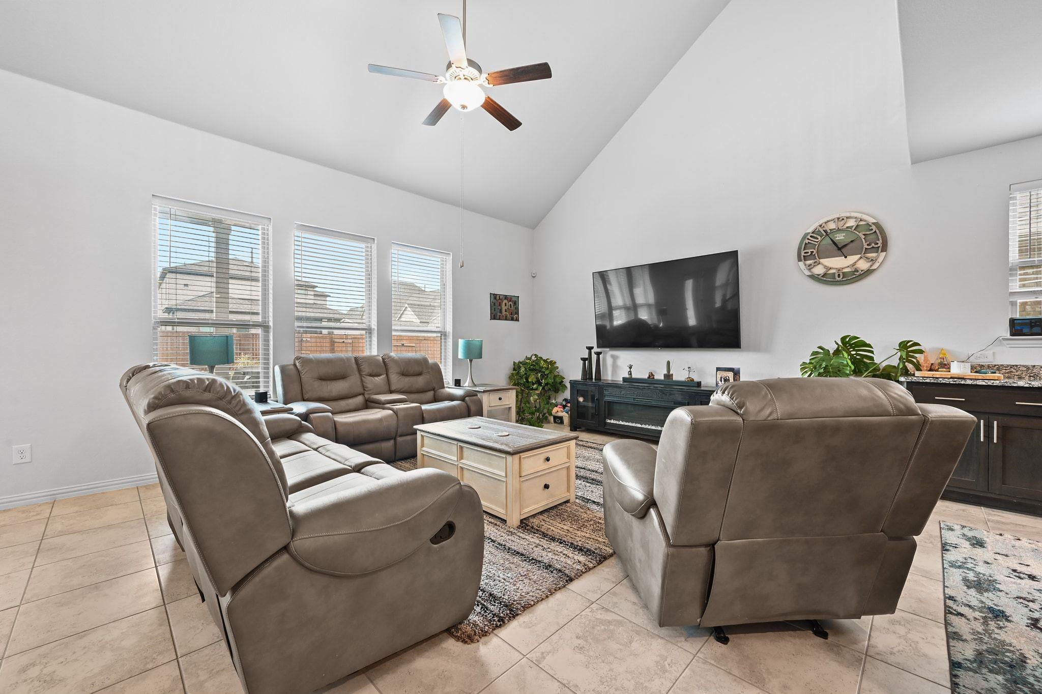 275 Coyote Creek Way Kyle TX 78640