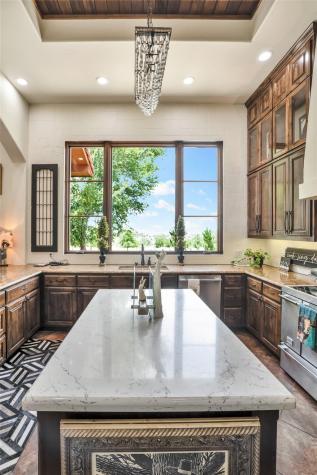 601 Strada Luca Florence TX 76527