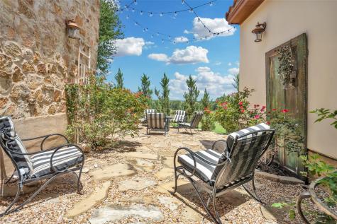601 Strada Luca Florence TX 76527