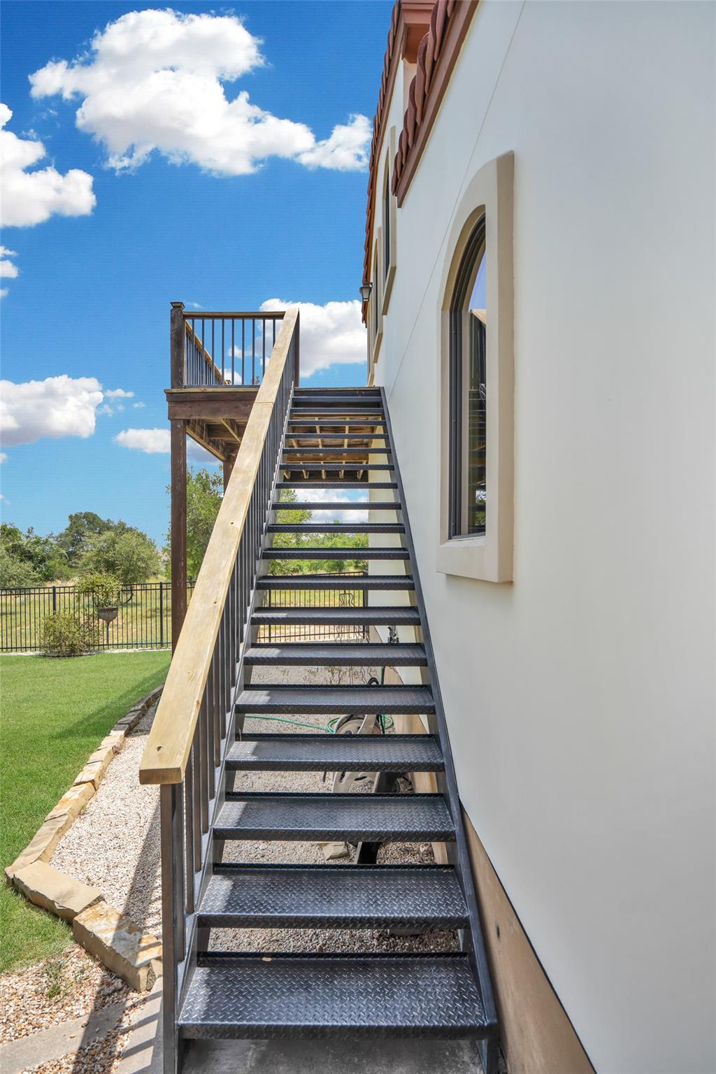 601 Strada Luca Florence TX 76527
