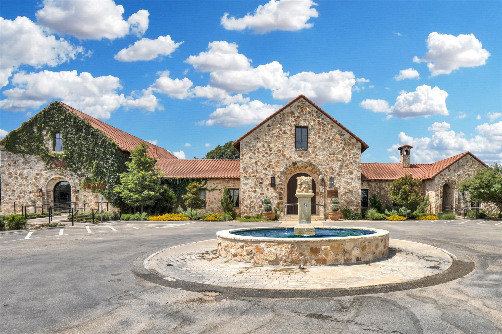 601 Strada Luca Florence TX 76527