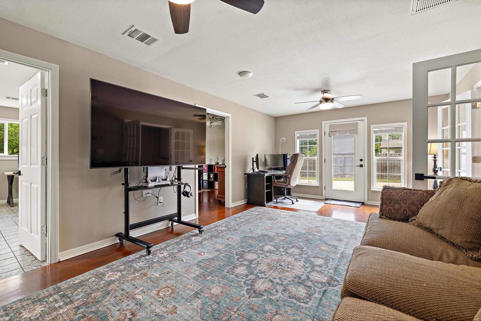 1007 S Gabriel Drive Leander TX 78641