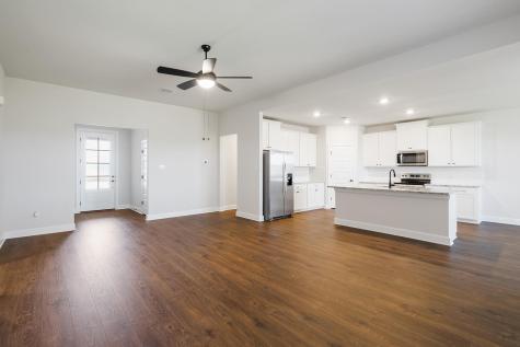 517 West Luna Blue Lane Jarrell TX 76537