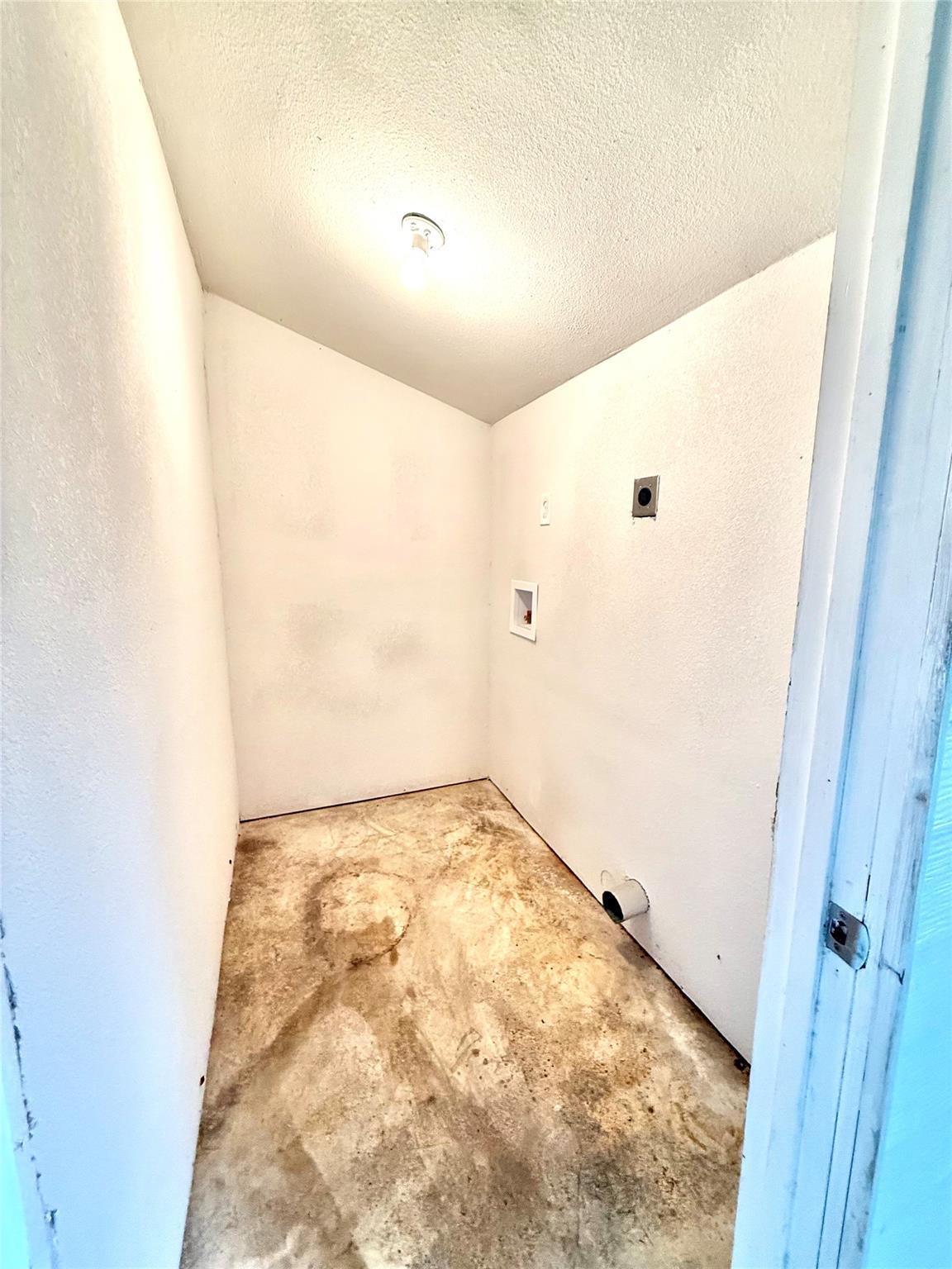 209 County Road 310 Rockdale TX 76567