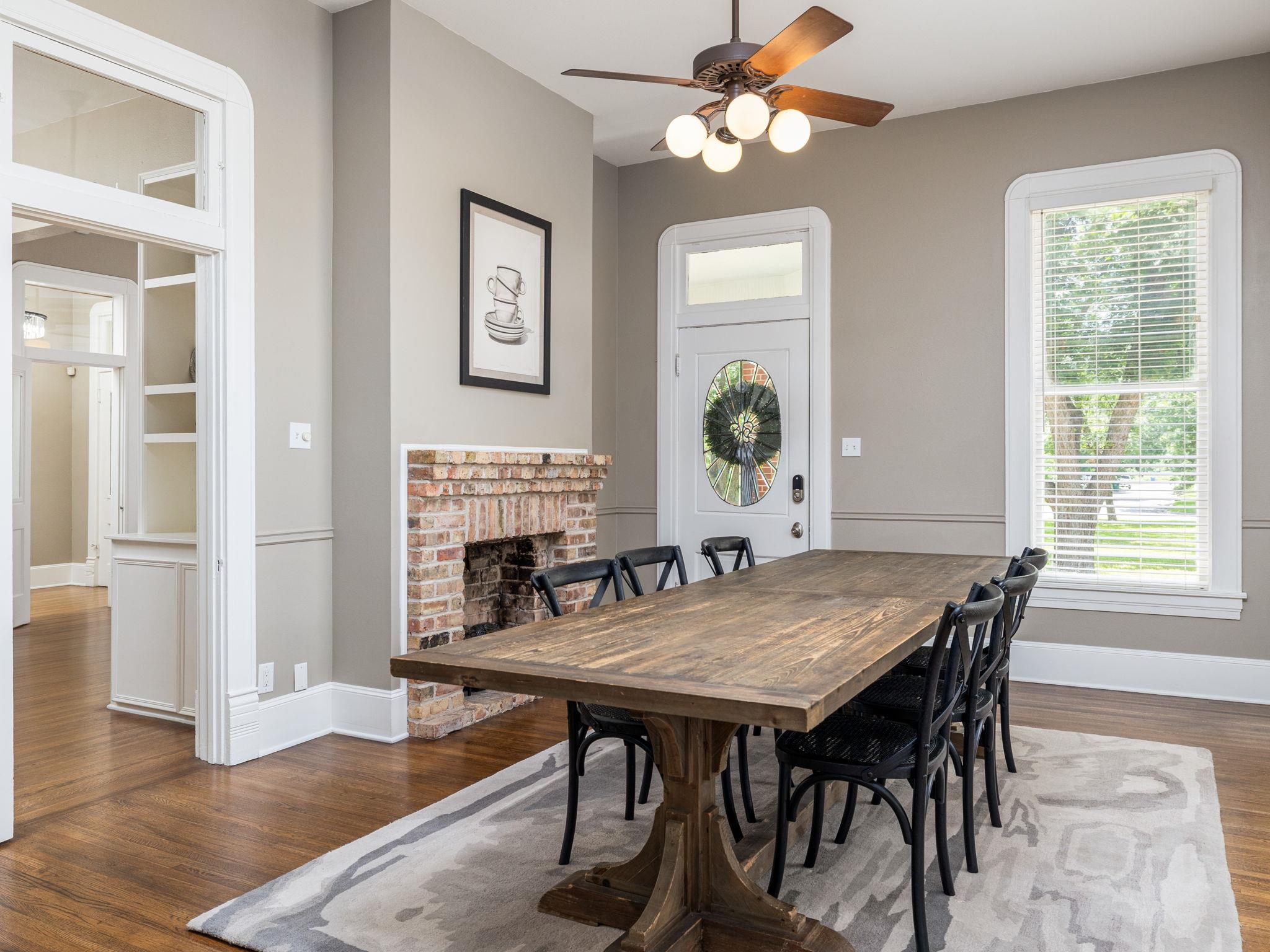 1220 W Lake Drive Taylor TX 76574