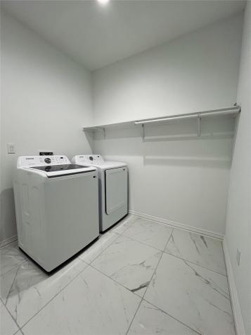 614 S Middle Street Flatonia TX 78941