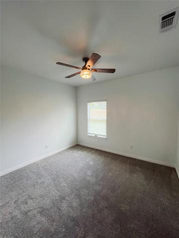 614 S Middle Street Flatonia TX 78941