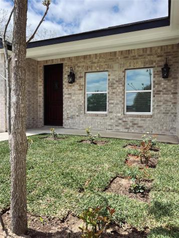 614 S Middle Street Flatonia TX 78941