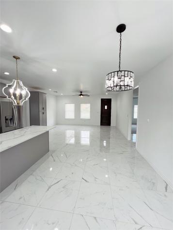 614 S Middle Street Flatonia TX 78941