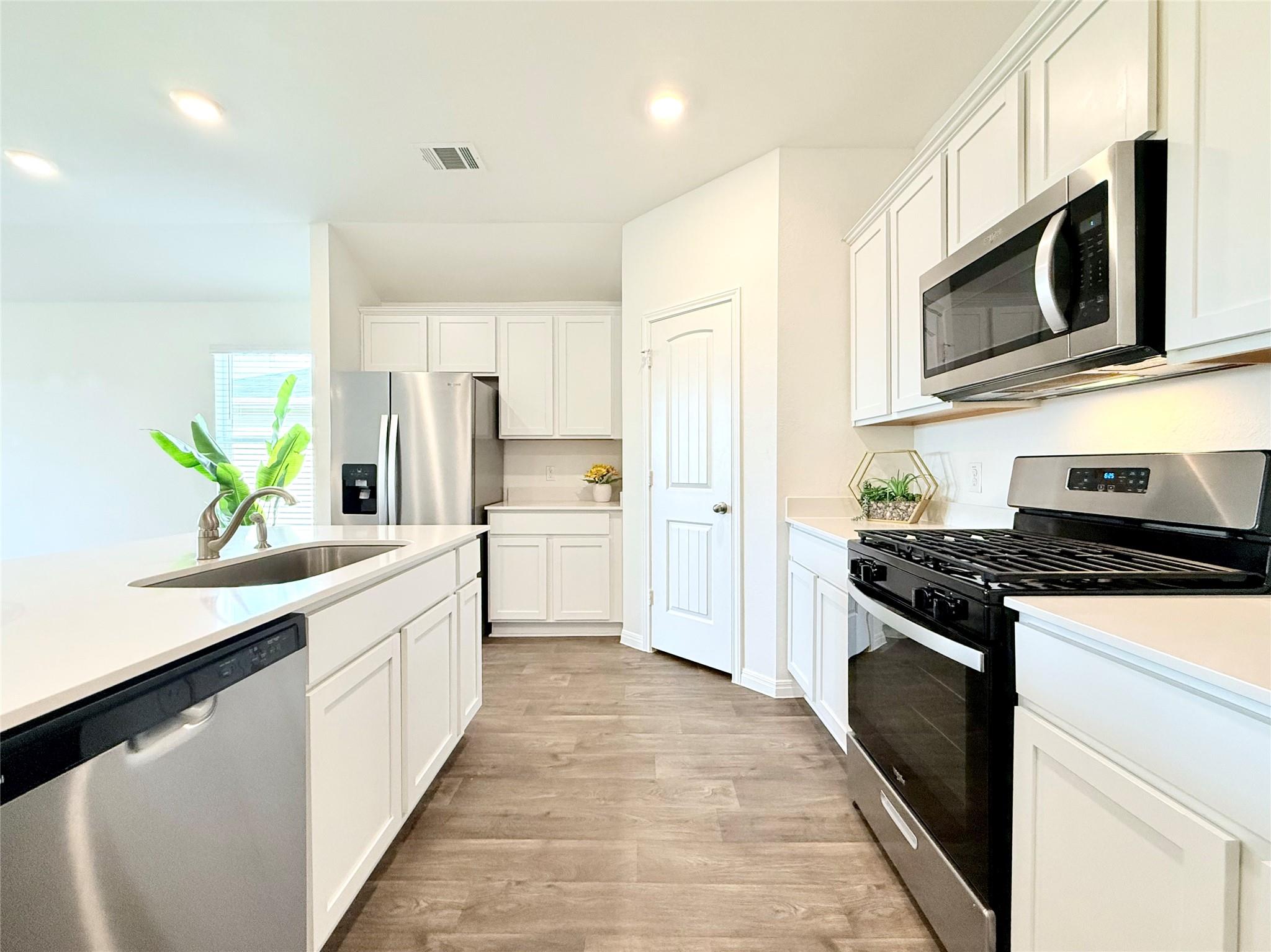 598 Gladiola Loop Kyle TX 78640