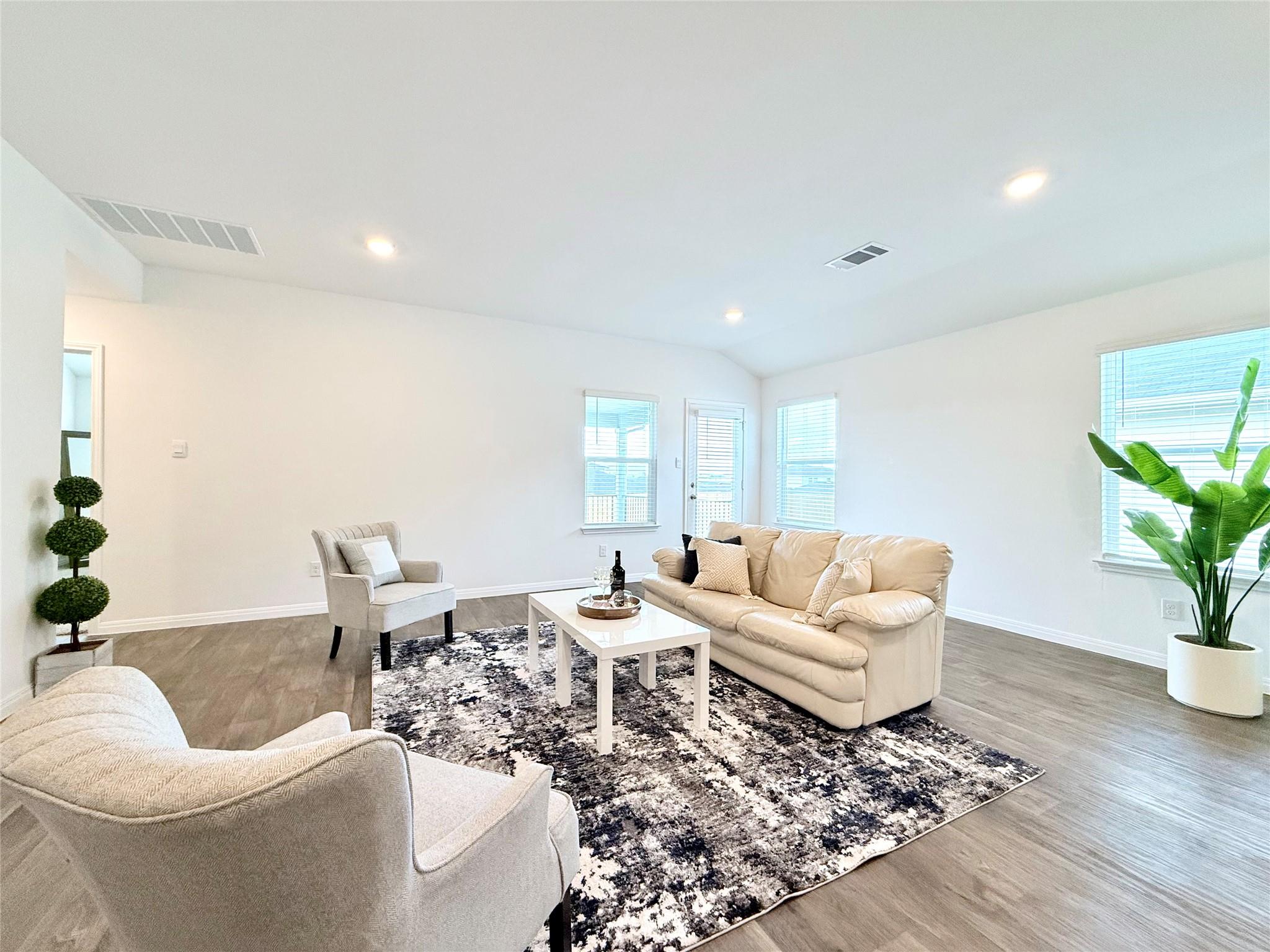 598 Gladiola Loop Kyle TX 78640
